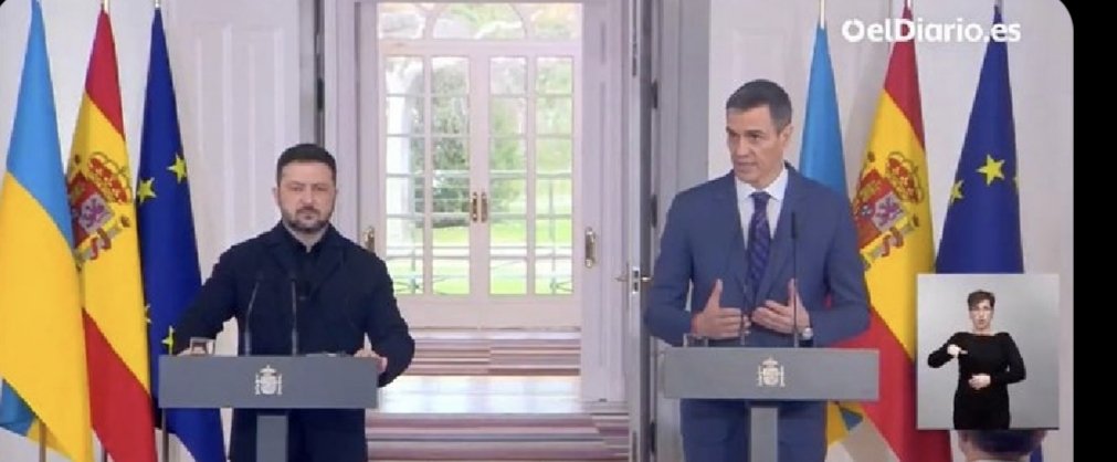 Esta imagen pone de manifiesto que el gobierno de España miente cuando dice "no a la guerra" cuando ya ha dado al régimen ucrunazi miles de millones de euros a costa de nuestros impuestos, ahora otros mil millones de euros más.
Que m...💩de gobierno y de oposición que tenemos.
