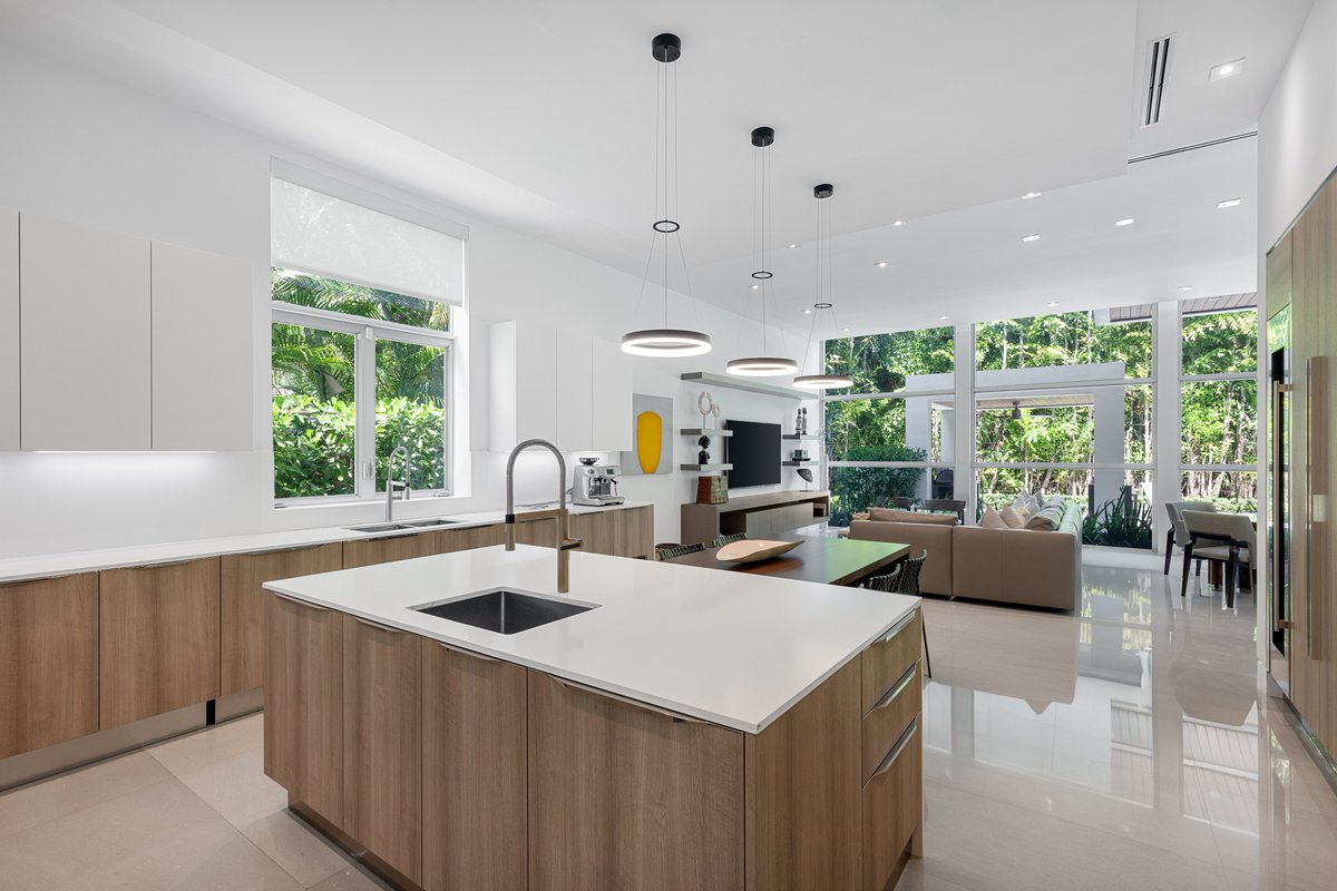 Lifestyle_PG's tweet image. GOLDEN BEACH

Clean design, natural light, and a calm coastal atmosphere that makes every space feel effortlessly refined.

#LPG #lifestyleproductiongroup #goldenbeach #modernluxury #coastalliving