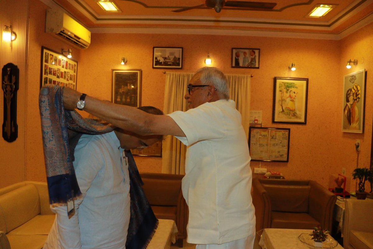 mangalpandeybjp's tweet image. आज पटना में सीतामढ़ी के माननीय सांसद श्री @DeveshMPBihar जी के आवास पर शिष्टाचार भेंट की। इस दौरान उनका कुशलक्षेम जाना तथा विभिन्न समसामयिक विषयों और जनहित से जुड़े मुद्दों पर सार्थक चर्चा हुई।

#स्वस्थ_बिहार
#विकसित_बिहार
#NDA4Bihar
#NewBihar
#TransformingBihar