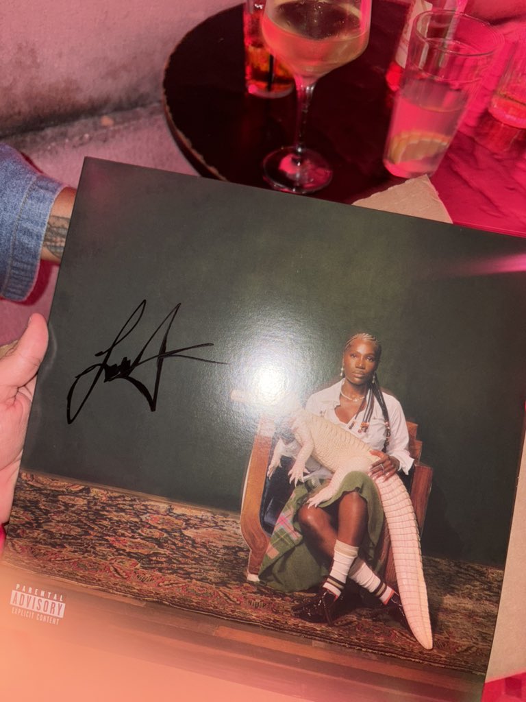 artur santoro tweet media