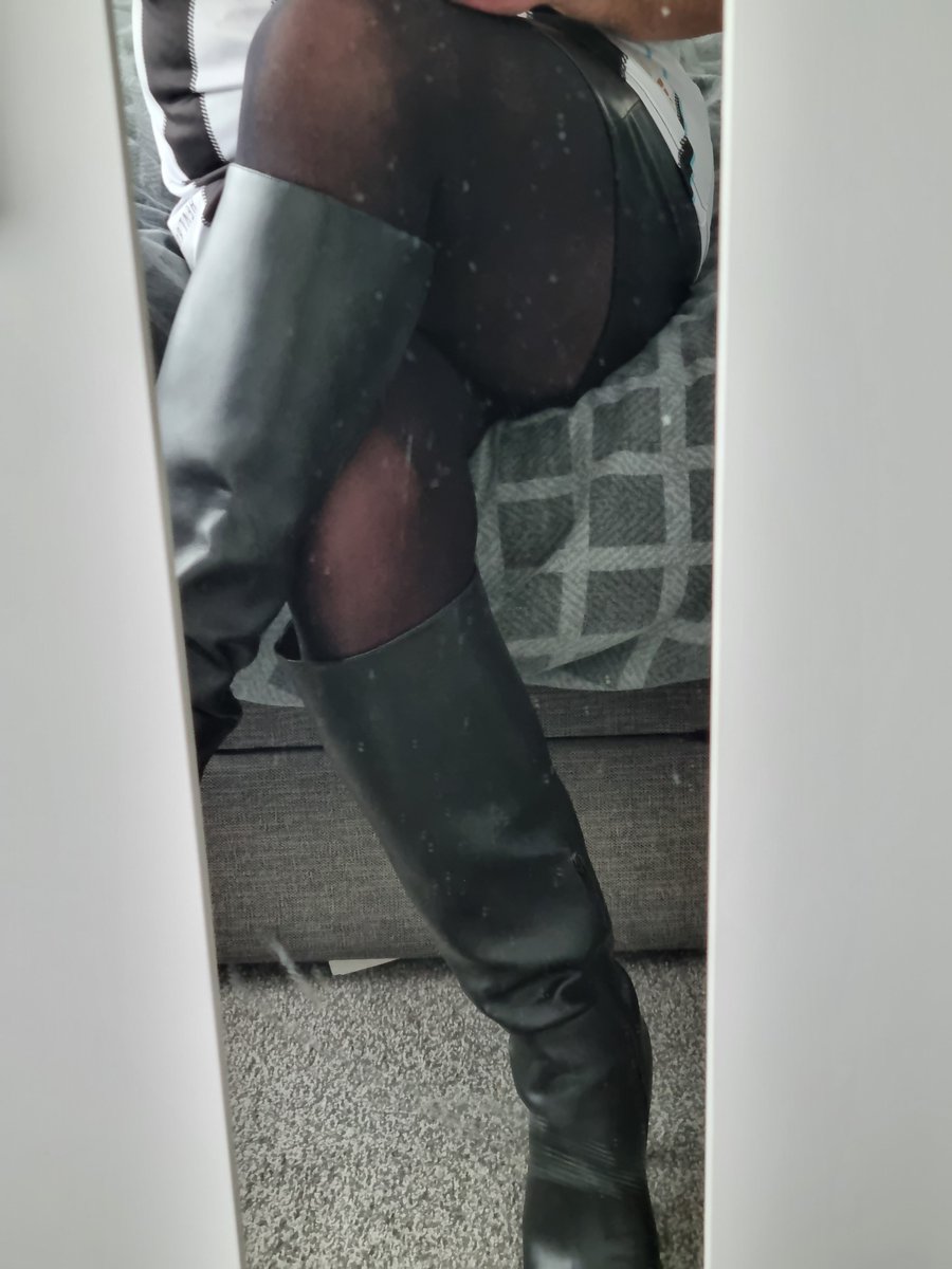 Sissy Hostess tweet media