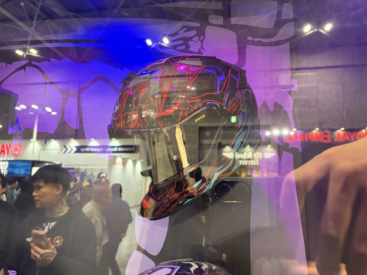 ikahenkoban's tweet image. これも驚いたなぁ〜
今までのバイク界隈では考えられない旬コラボ
準備期間を考えたらもはや未来予知クラス
#呪術廻戦
#Kabuto