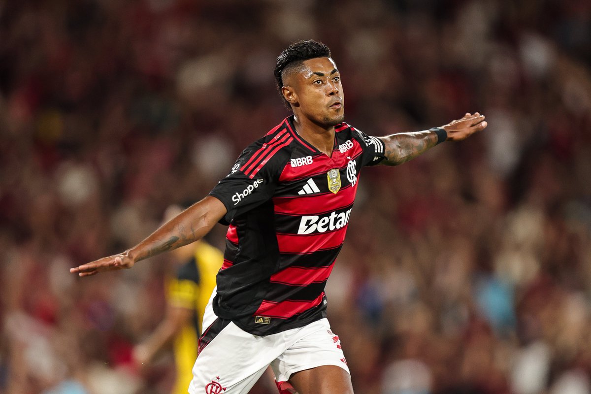 Em entrevista à Paramount, Luiz Eduardo Baptista, presidente do Flamengo, comenta sobre a renovação de Bruno Henrique:

"A intenção do Flamengo é ficar com o Bruno Henrique até quando ele queira jogar bola. É isso, simples assim. Para além disso (dos títulos), o Bruno tem um