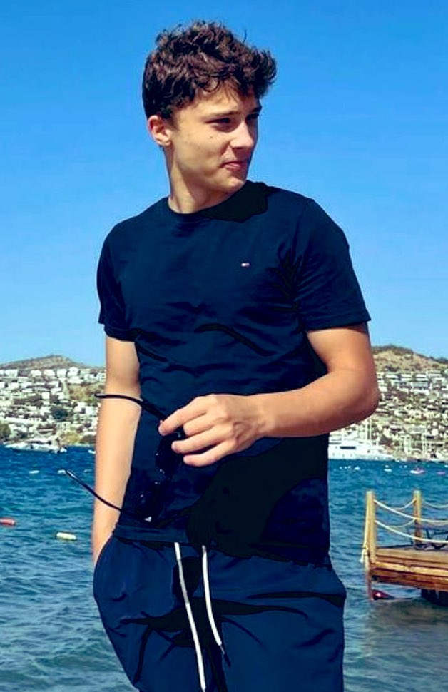 gulum2001___ tweet media