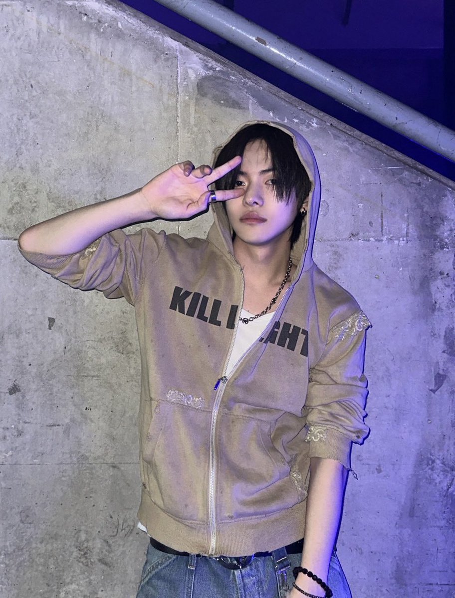 leo✶z files 📁 tweet media