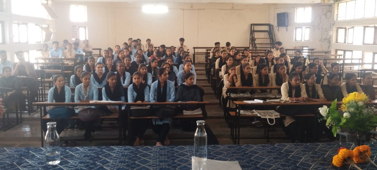 મેઘરજ તાલુકાના વાસણા સરકારી બી.એડ કોલેજ ખાતે સંકલ્પ હબ દ્વારા મહિલાલક્ષી વિવિધ સરકારી યોજનાઓ અંગે માહિતી અને માર્ગદર્શન પ્રદાન કરવા હેતુસર સેમિનારનું આયોજન કરવામાં આવ્યું હતું. <a href="/WCDGujarat/">Women & Child Development, Govt of Gujarat</a> <a href="/CollectorArv/">Collector & District Magistrate, Arvalli</a> <a href="/InfoGujarat/">Gujarat Information</a> <a href="/AravalliGog/">Info Aravalli GoG</a> <a href="/TdoMeghraj/">MEGHRAJ TALUKA PANCHAYAT</a>