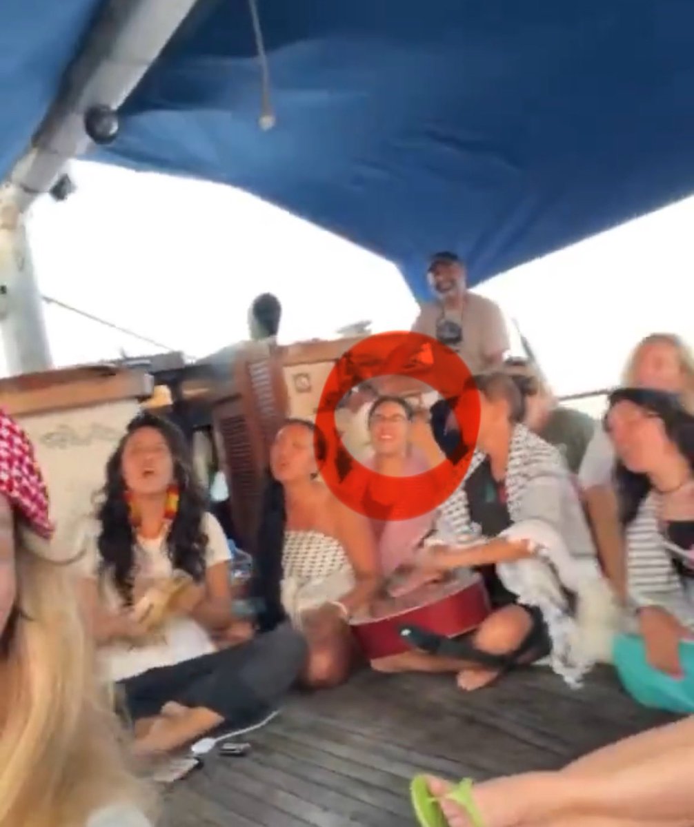 Neoliberalover tweet media