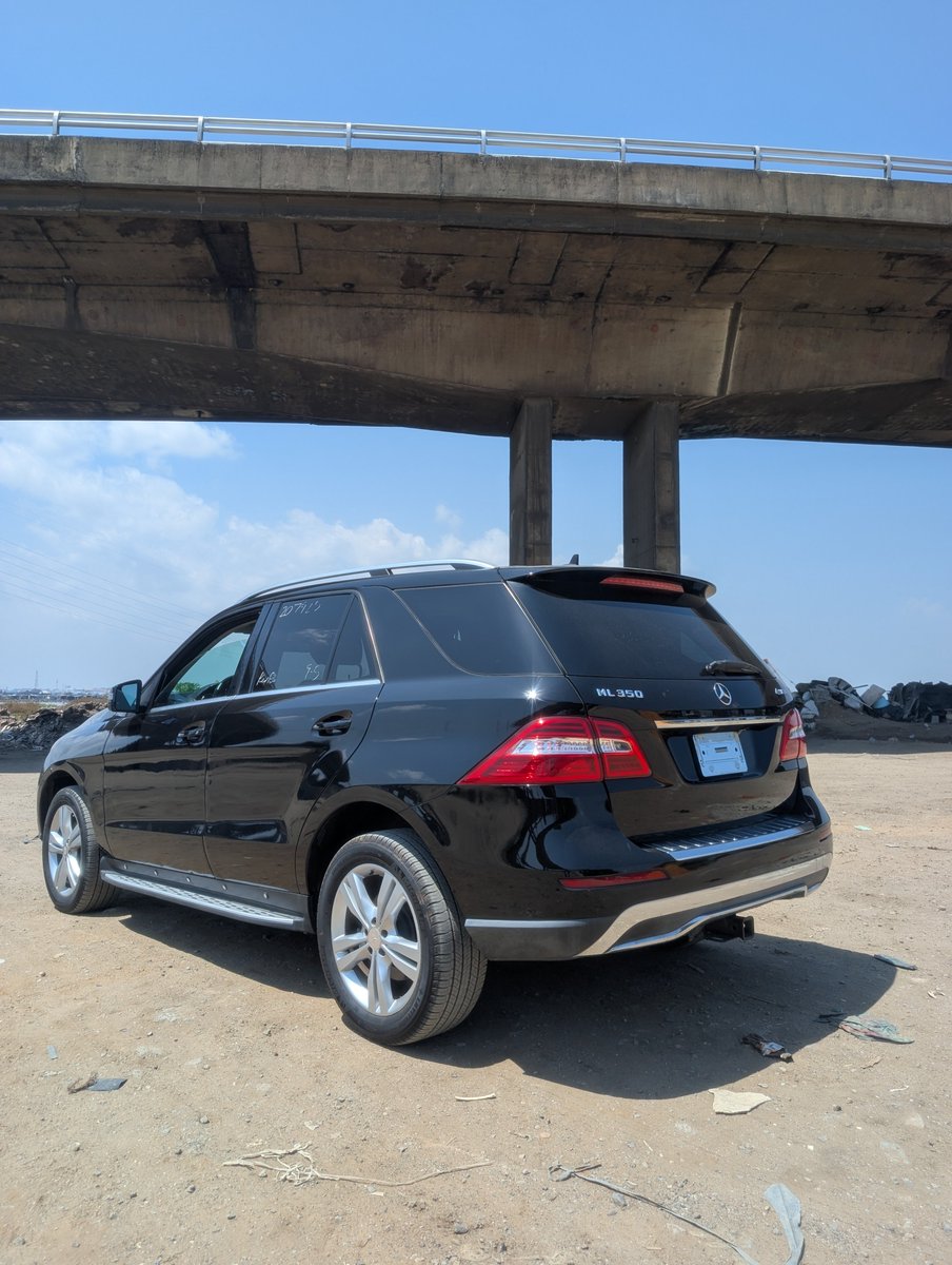 autocareplusng's tweet photo. Habibi, that ML350/GLE 305 is the perfect starter pack for a luxury vehicle.
A sturdy engine, reliable gearbox, and a stunning interior with sleek finishing. It doesn’t break down easily once you source and vet a clean unit and keep up with scheduled maintenance and proper car care.
Sourced and vetted this 2013 ML350 for ₦22,400,000+.