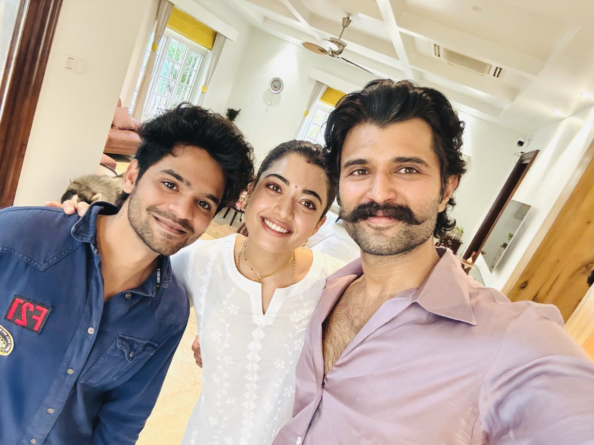 parthbane123's tweet photo. Certified OGs ;)
Love and respect always 💛
#virosh 
@TheDeverakonda 
@iamRashmika https://t.co/xPudSd5t22