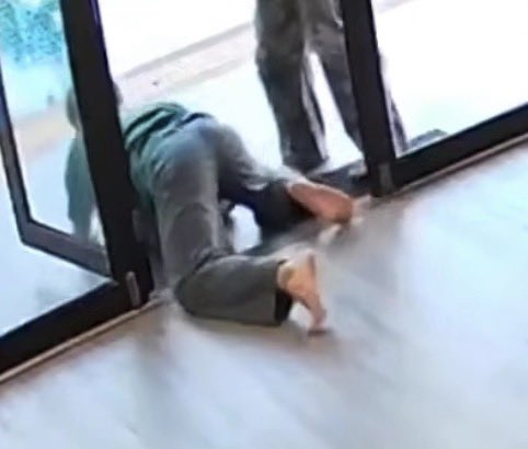 เดี๋ยวพี่เขาก็ตายตะขาบให้พวกเธอ แต่ละมื้อ55555555555555555555555555555555