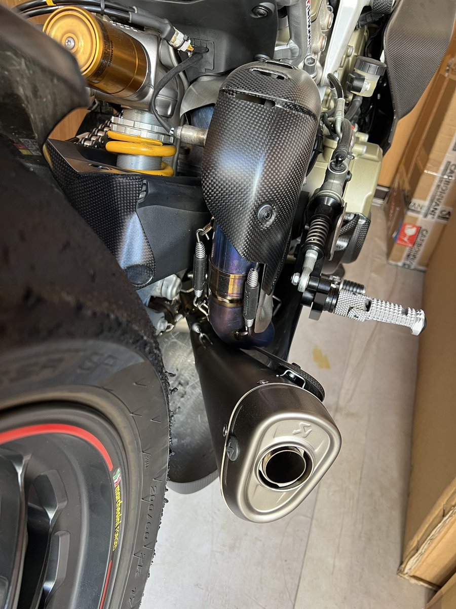 よっし tweet media