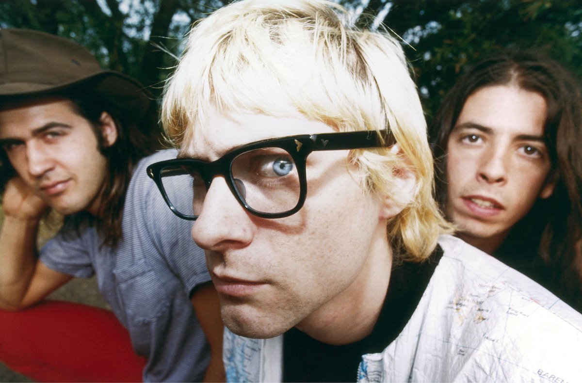 hourly kurt cobain tweet media