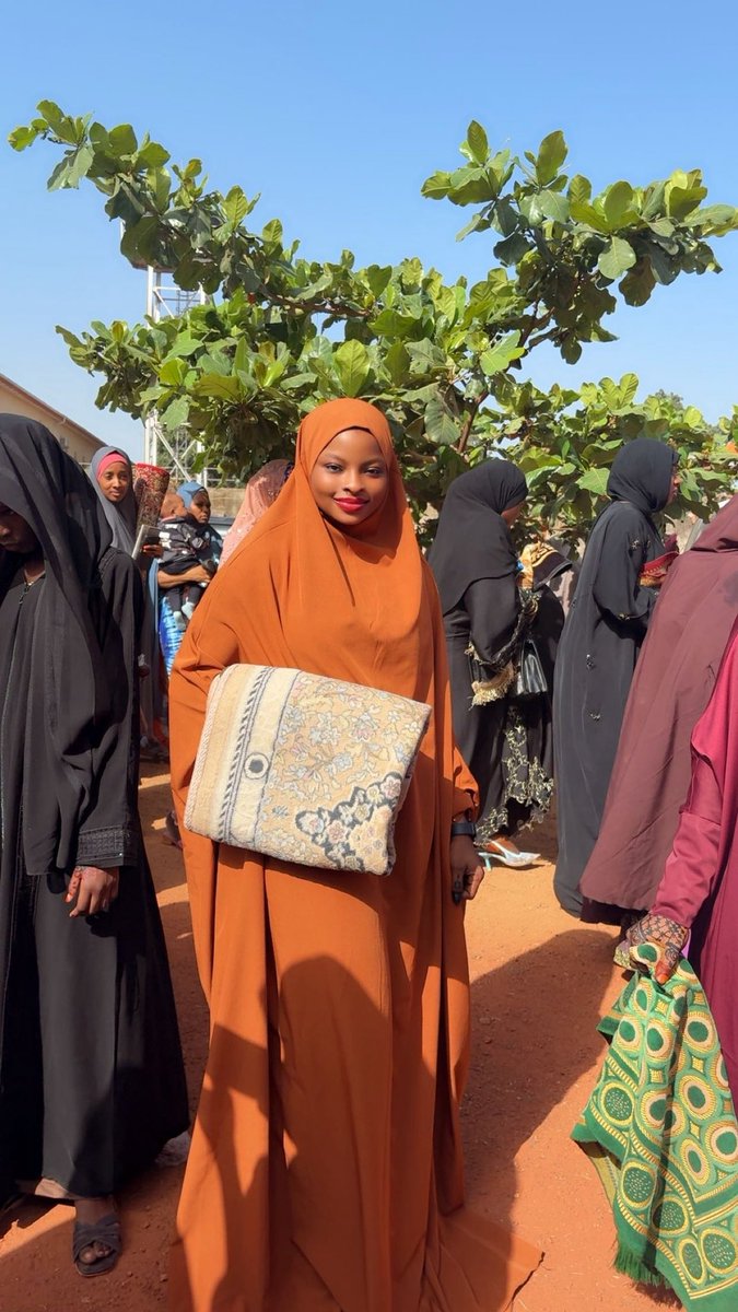 Boss kitty kitty 🐱🥀👑💡🕊 tweet media