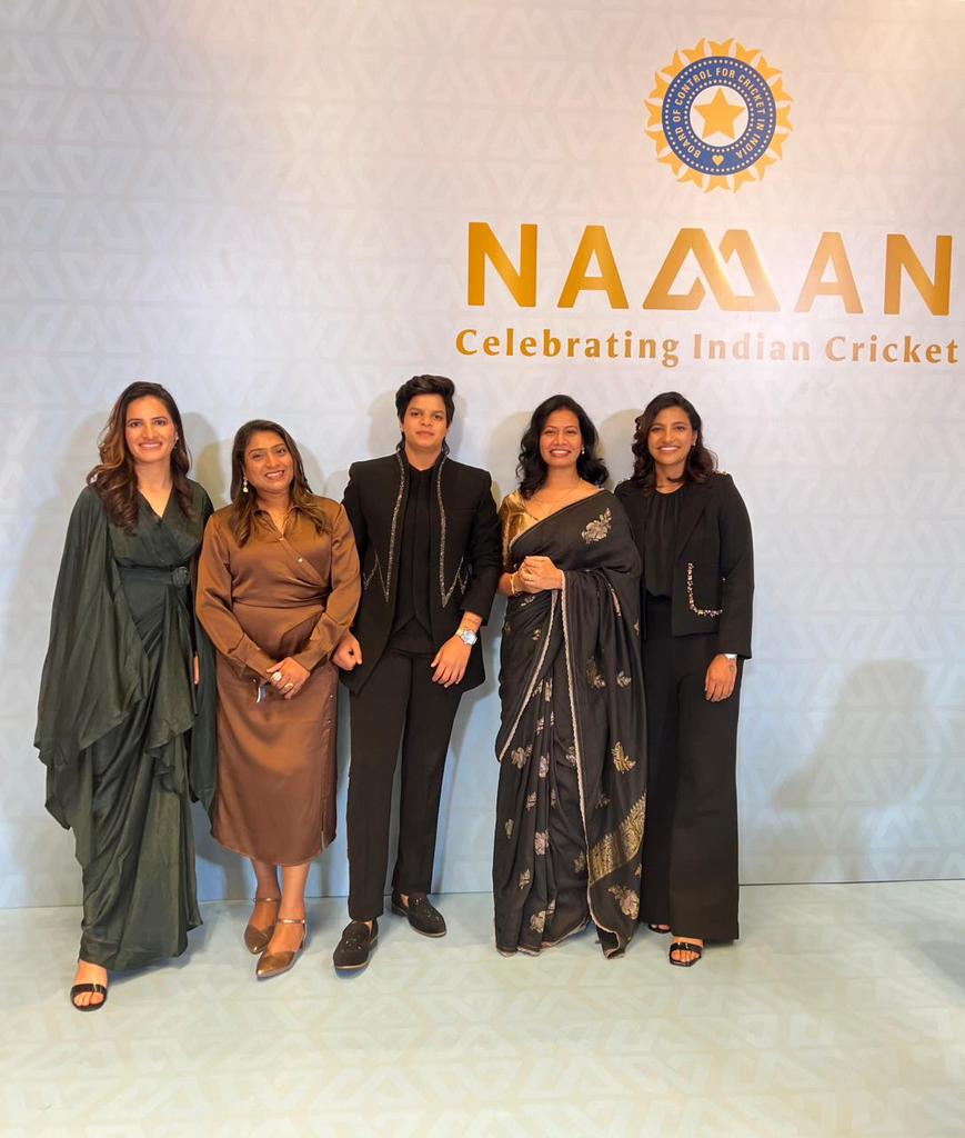 SnehRana15's tweet photo. The awards that have shaped the motivation of Indian cricket.. Congratulations @M_Raj03 di, for a well deserved lifetime achievement award.. 
My mentor and all time supporter @NooshinKhadeer always cheering me up. 
#Namanawards #BCCI https://t.co/bp0SaIAfoe