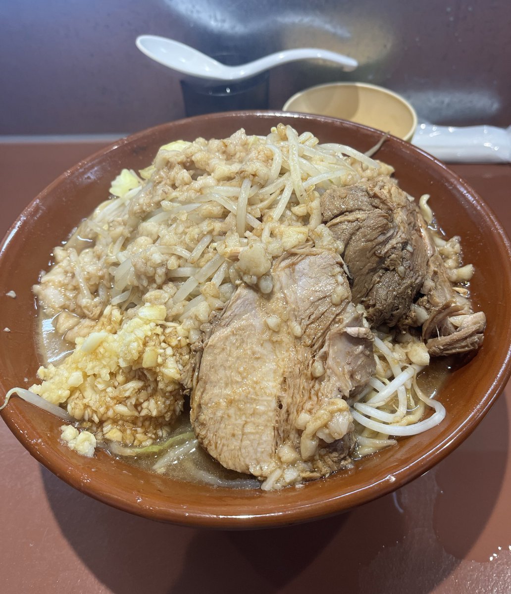 Kxx5L's tweet photo. #THESUNCOMEN
『ラーメン』 麺増し
今日は極太麺の日だったけど
あえてデフォ麺にしました
スープと麺の相性ばっちりで
いっちゃん美味い
ごちそうさま https://t.co/x6RxFYsbVS