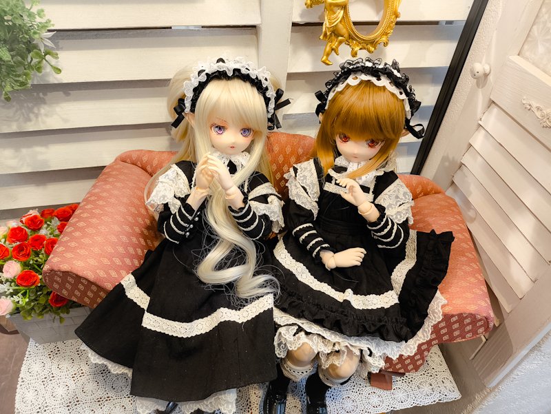 LopEar_Ikebukur's tweet photo. お品書きその⑤です。 @hoshibakoWorks 様のリリアンヌ妹セット(ワンピース、ドロワーズ、ロップイヤー製ヘッドドレス)を25000円にて取り扱っております。写真向かって左側のセットです。同じく右側のリリアンヌ姉セットも同イベントに出展されている @MamiroirM 様のブースにてお取り扱いしております https://t.co/fntuM79C6N