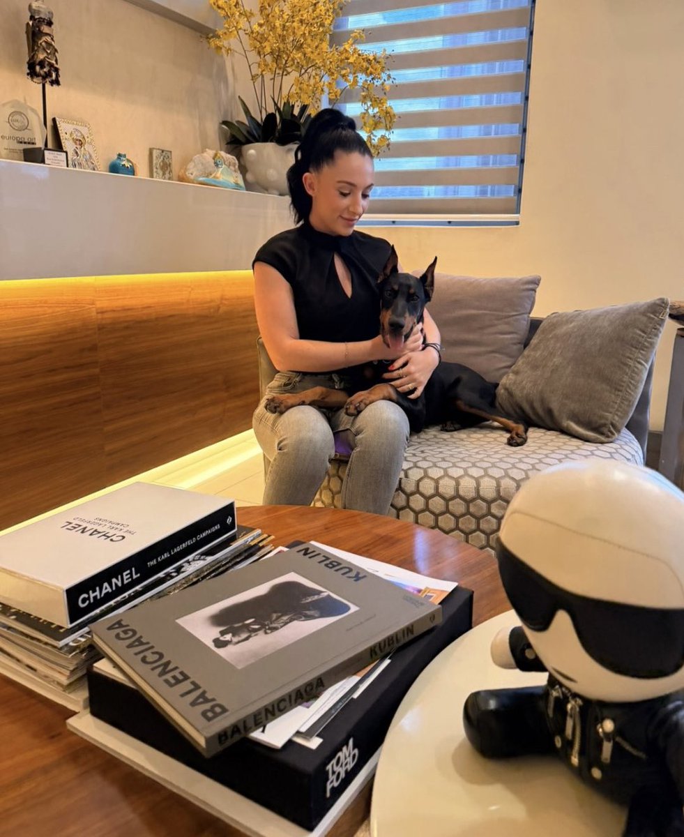 Angeliki tweet media