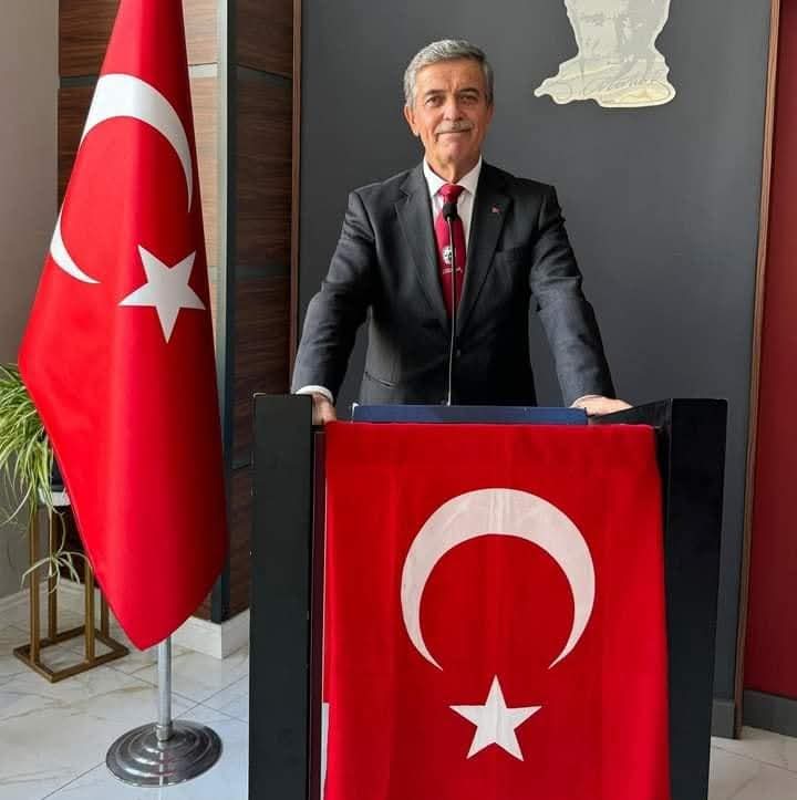 Sevdiklerinizle birlikte sağlık, huzur ve mutluluk dolu bir bayram geçirmenizi dilerim. Ramazan Bayramı’nın gönlünüze ferahlık, hayatınıza bereket getirmesi dileğiyle…           

İyi bayramlar.                     
🍬🍫☕️🍰🌙✨