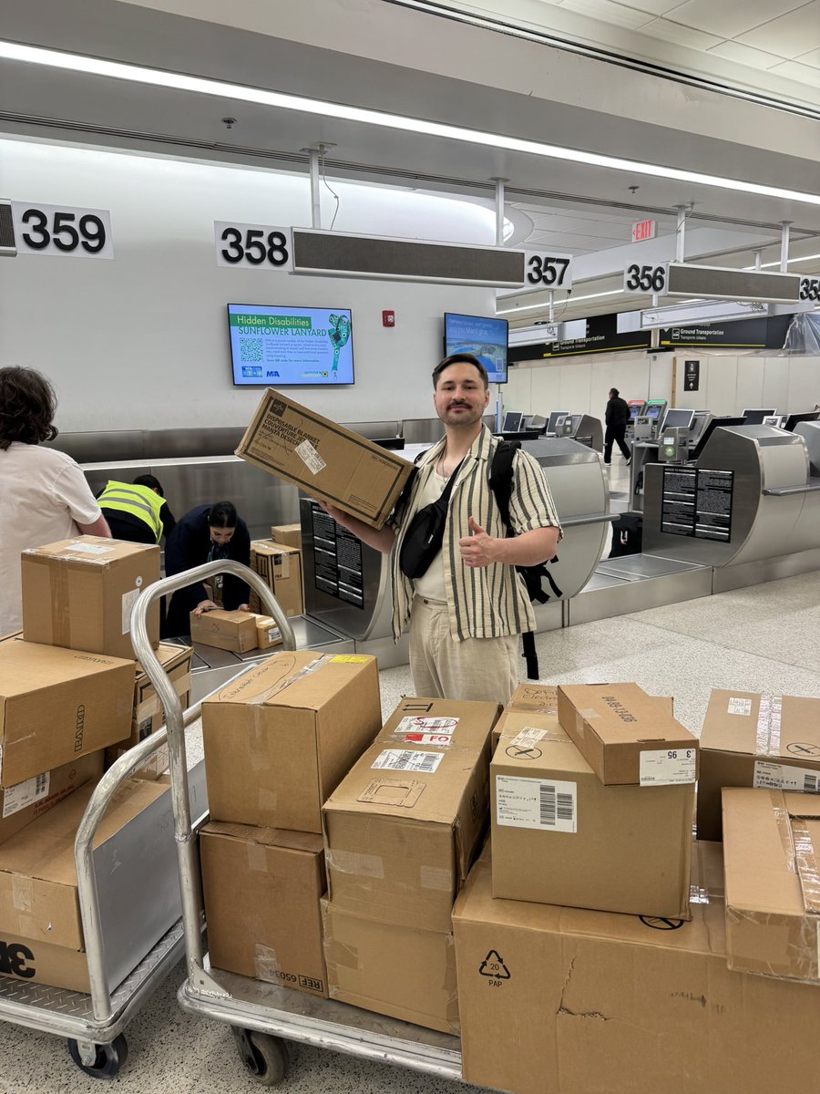 James🔻 tweet media