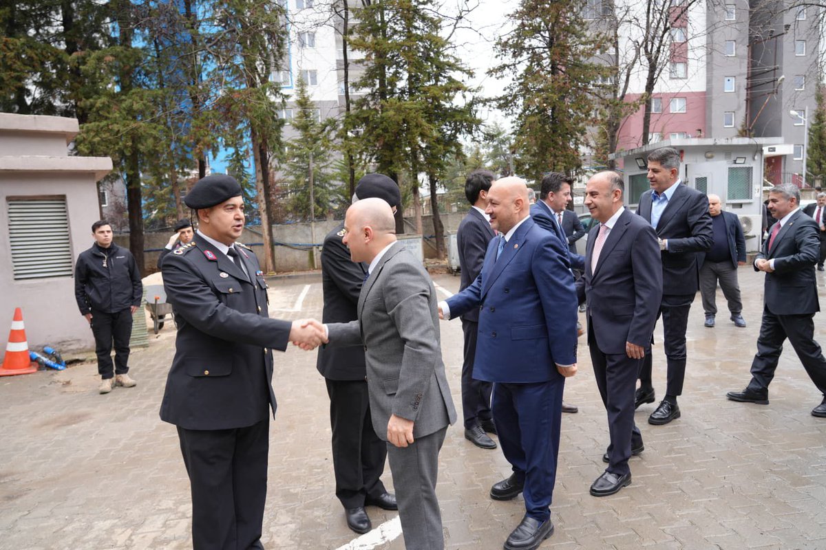 profmehmetkeles's tweet photo. İl protokolümüzle birlikte Adıyaman Polisevi ve İl Jandarma Komutanlığı’nı ziyaret ederek; güvenlik güçlerimiz ve vatandaşlarımızla bayramlaştık.

Kamu düzeninin teminatı olan Emniyet ve Jandarma Teşkilatımızın kahraman mensuplarına özverili çalışmaları dolayısıyla teşekkür ediyor; Ramazan Bayramı’nın milletimize sağlık, huzur ve esenlik getirmesini temenni ediyorum.

Bayramımız mübarek olsun.