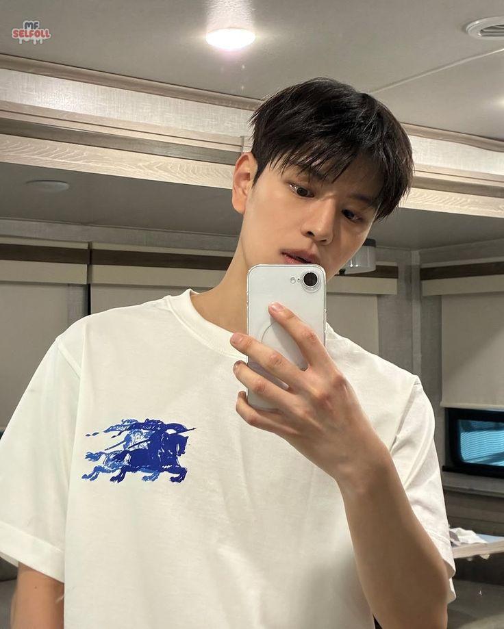 SELFOL ONLY! tweet media