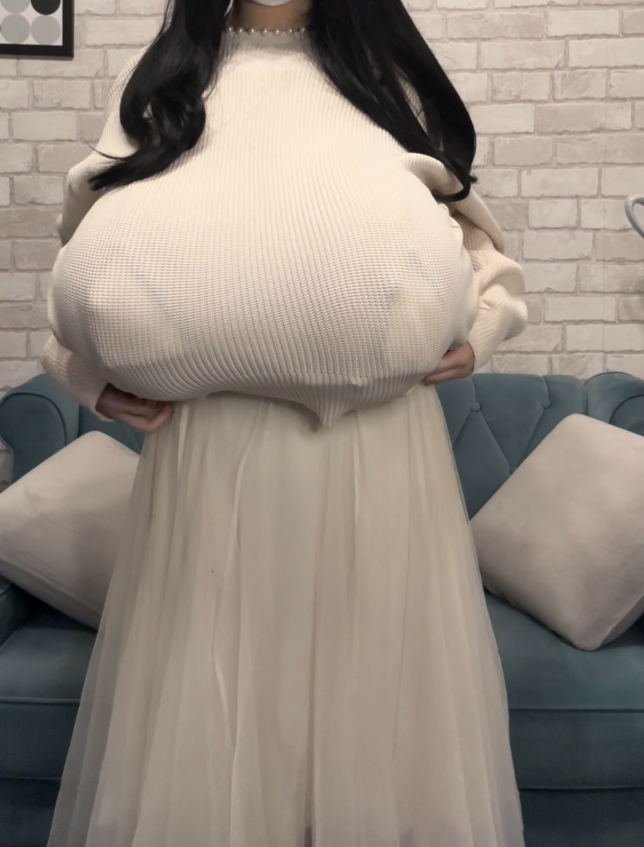 魔乳の女子大生 tweet media