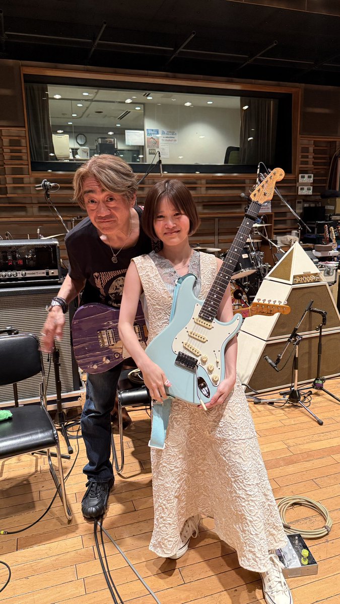 𝐑𝐞𝐢𝐧𝐲 𝐑𝐞𝐜𝐨𝐫𝐝𝐬 tweet media