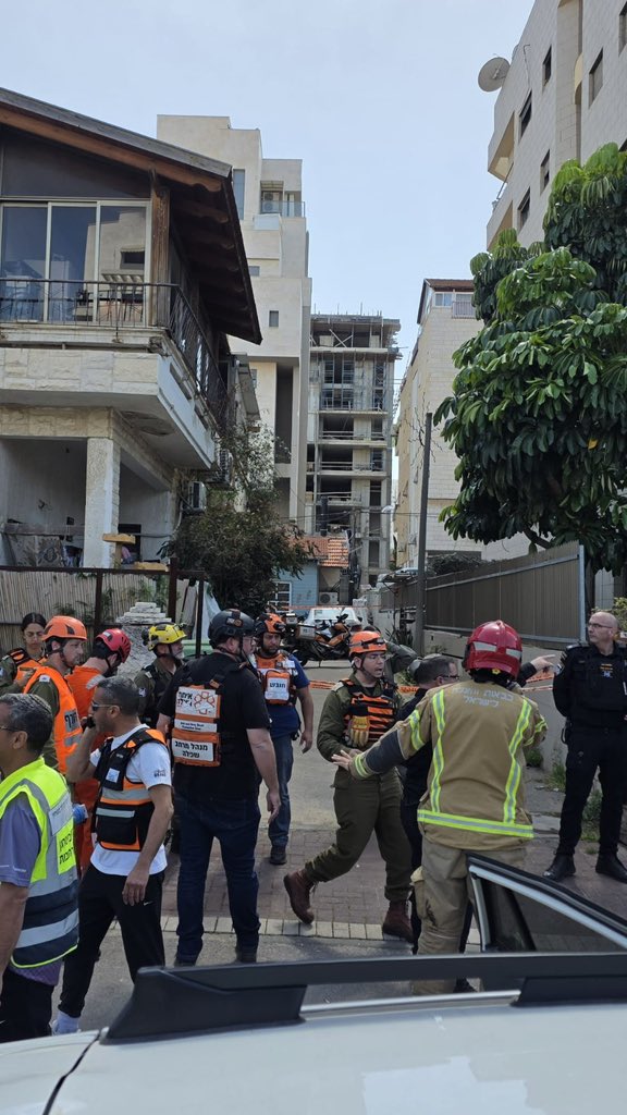 חדר מלחמה tweet media