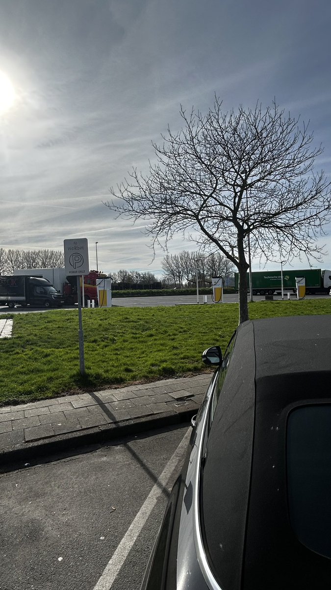 Carolina vd Akker 🍀🌞 tweet media