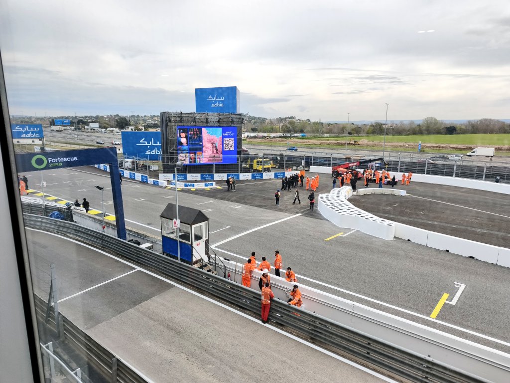 carlos miquel tweet media