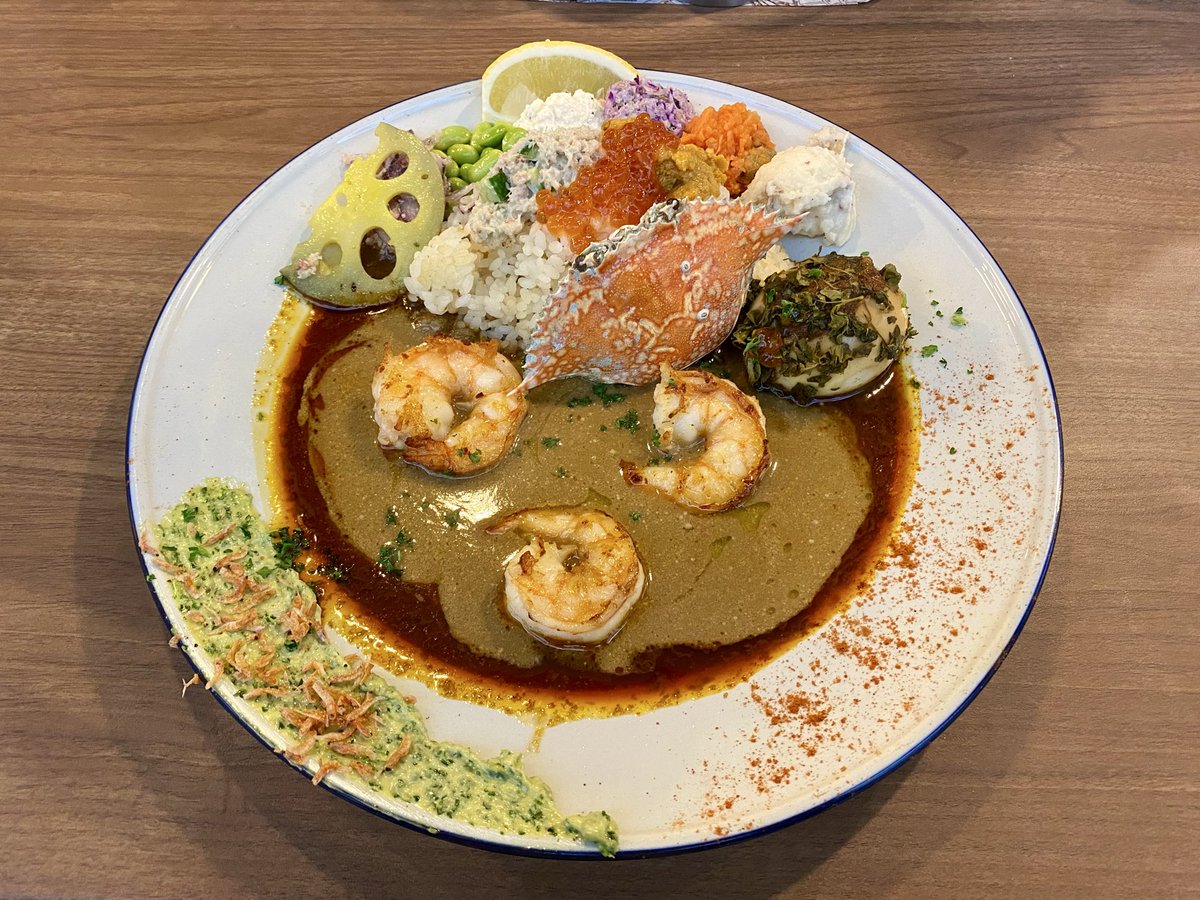 Ｍカッセ なんばCITY こめじるし店にて限定のカニ、エビのW出汁  2種のビスクと豪華海鮮カレー‼︎
本店は席取り難いが、コチラの店のディナー時は待たずに入店✨
フレンチテイストのスパイスカレーは相変わらずの完成度、魚介出汁が濃厚過ぎた