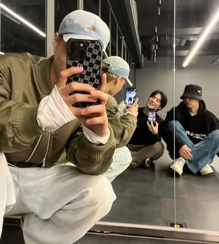 numuniii's tweet photo. 연습실 sKY https://t.co/BiqD2xmtqd