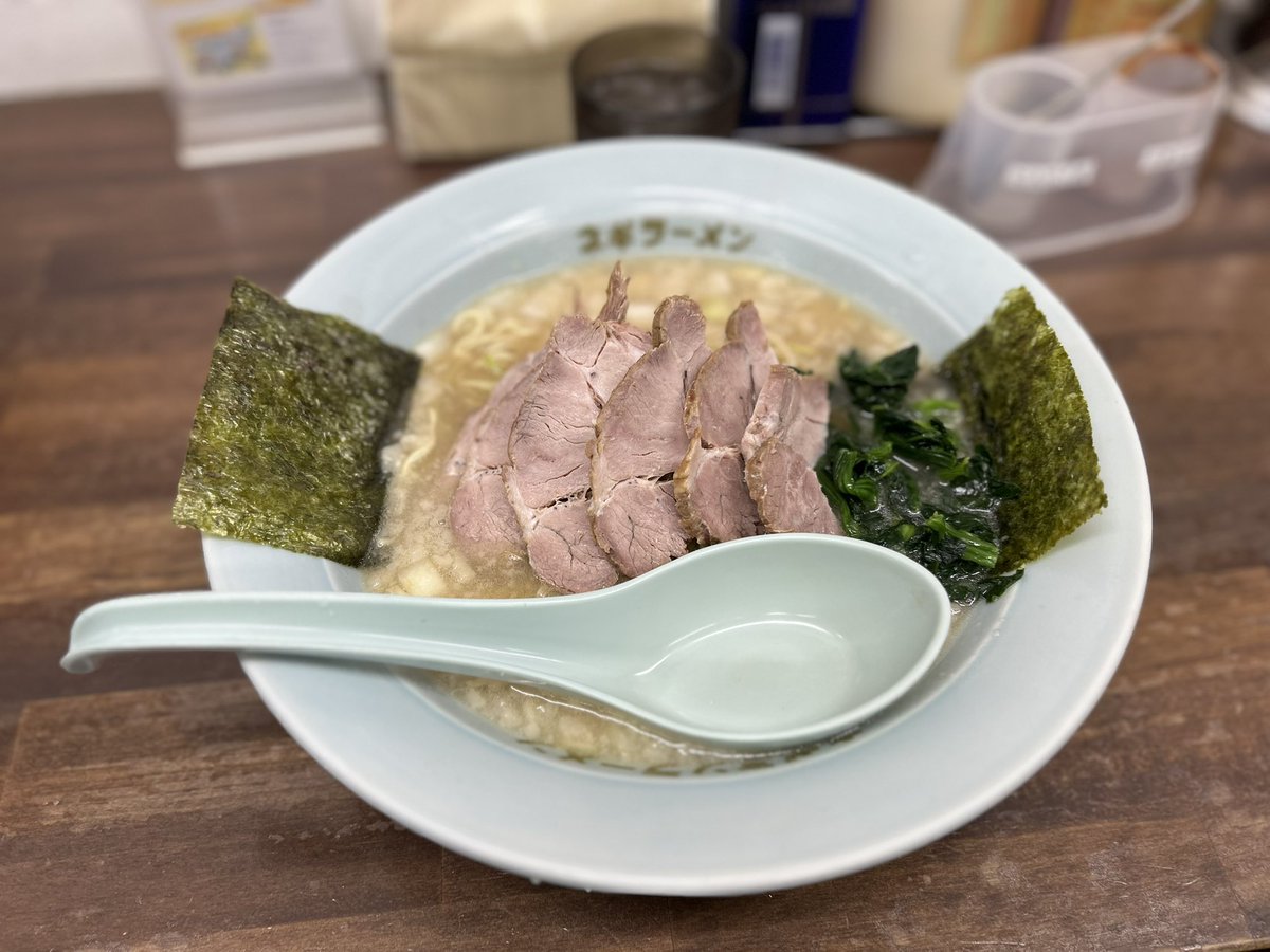 今日も滋賀県行って来ました😆
「ドライブインみゆき」でモーニングして、「カイザーベルクびわ湖」へ♪
祭日だったからバイクもたくさん走ってました。
「ラーメンショップ 愛荘店」初めて行きましたが、今まで食べたラーショの中で1番美味しかったかもしれません😋🍜
バイクはやっぱ最高〜✨