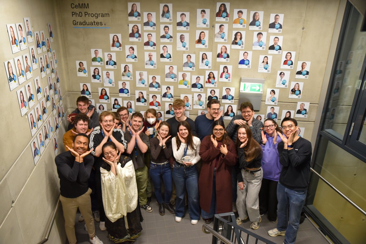 CeMM_News's tweet image. 🎓Congratulations to Yi Xiao from the group of CeMM Adjunct PI &amp;amp; UniVienna Prof. Nuno Maulide (@MaulideLab), who successfully defended her PhD thesis this week at @univienna. Well done!!👏🏻 🎉 #phdlife #phdhat