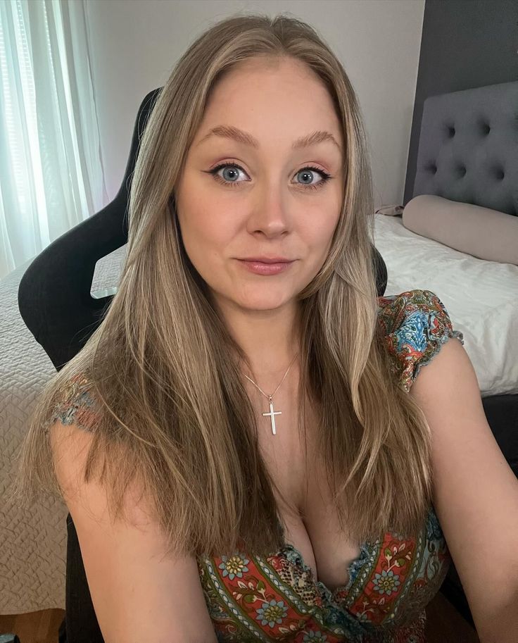 RealGirls tweet media