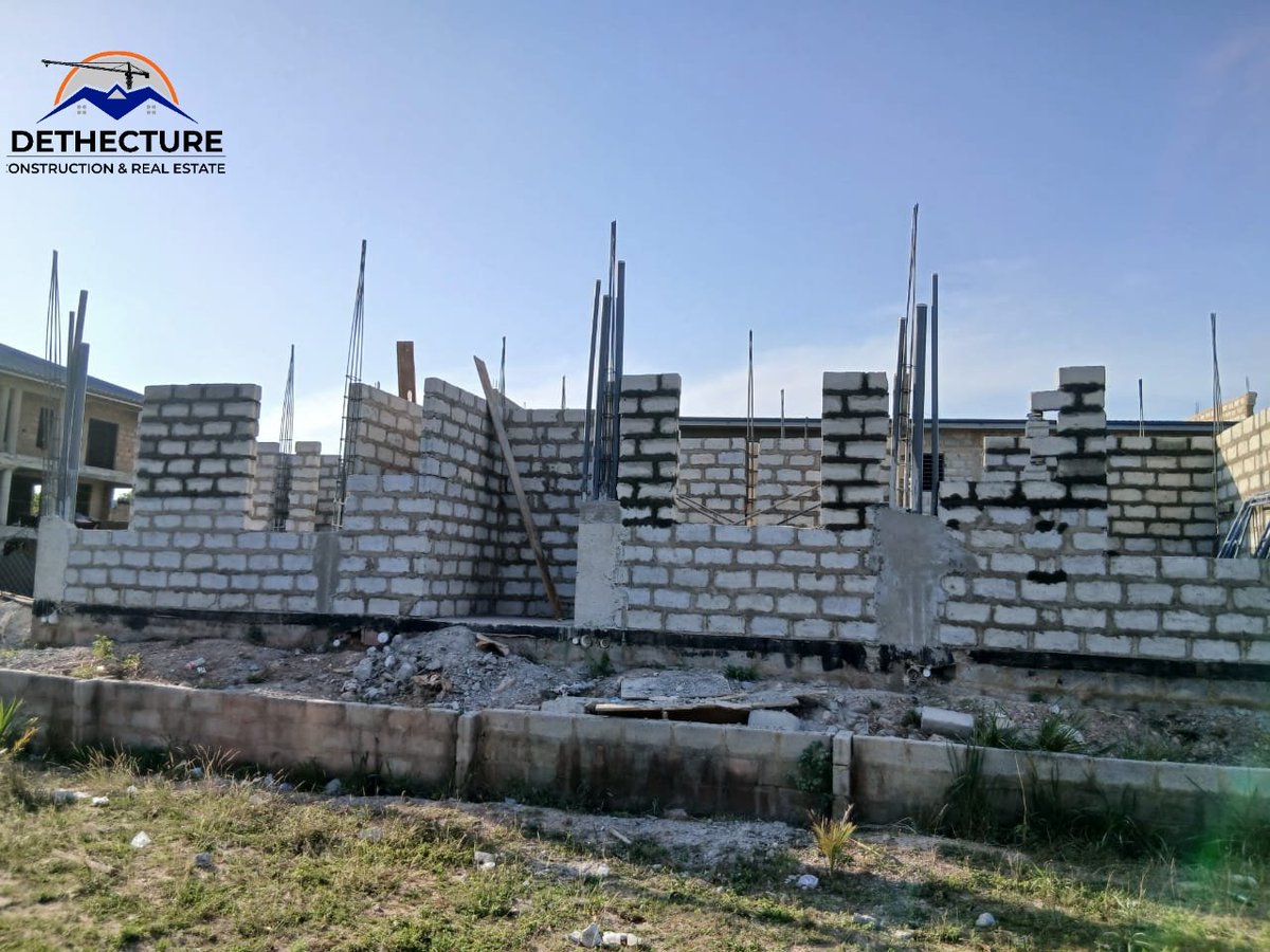 dethecture's tweet photo. Building the future, one block at a time 🏗️
Ongoing shell &amp; core construction of a 2-bedroom apartment — thoughtfully designed to accommodate a family of 8. 

Let’s turn your vision into reality.
DM or contact us for architectural design &amp; construction services. https://t.co/2gbtVjvXuc