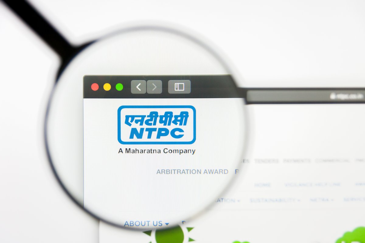 InformistMedia's tweet image. #NTPC said lowering power costs requires access to cheaper funding; urged public sector firms to tap green bonds, equity financing and global markets for fundraising.

Details here:
informistmedia.com/EquityWire/470…