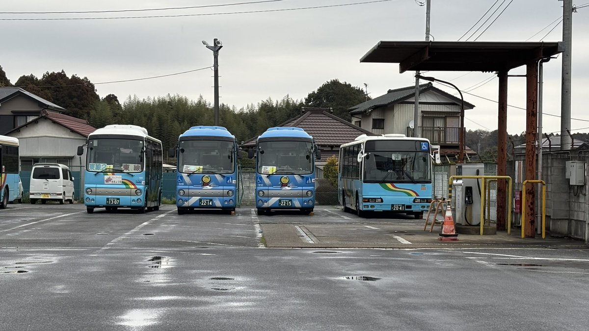 鉄模自バス tweet media