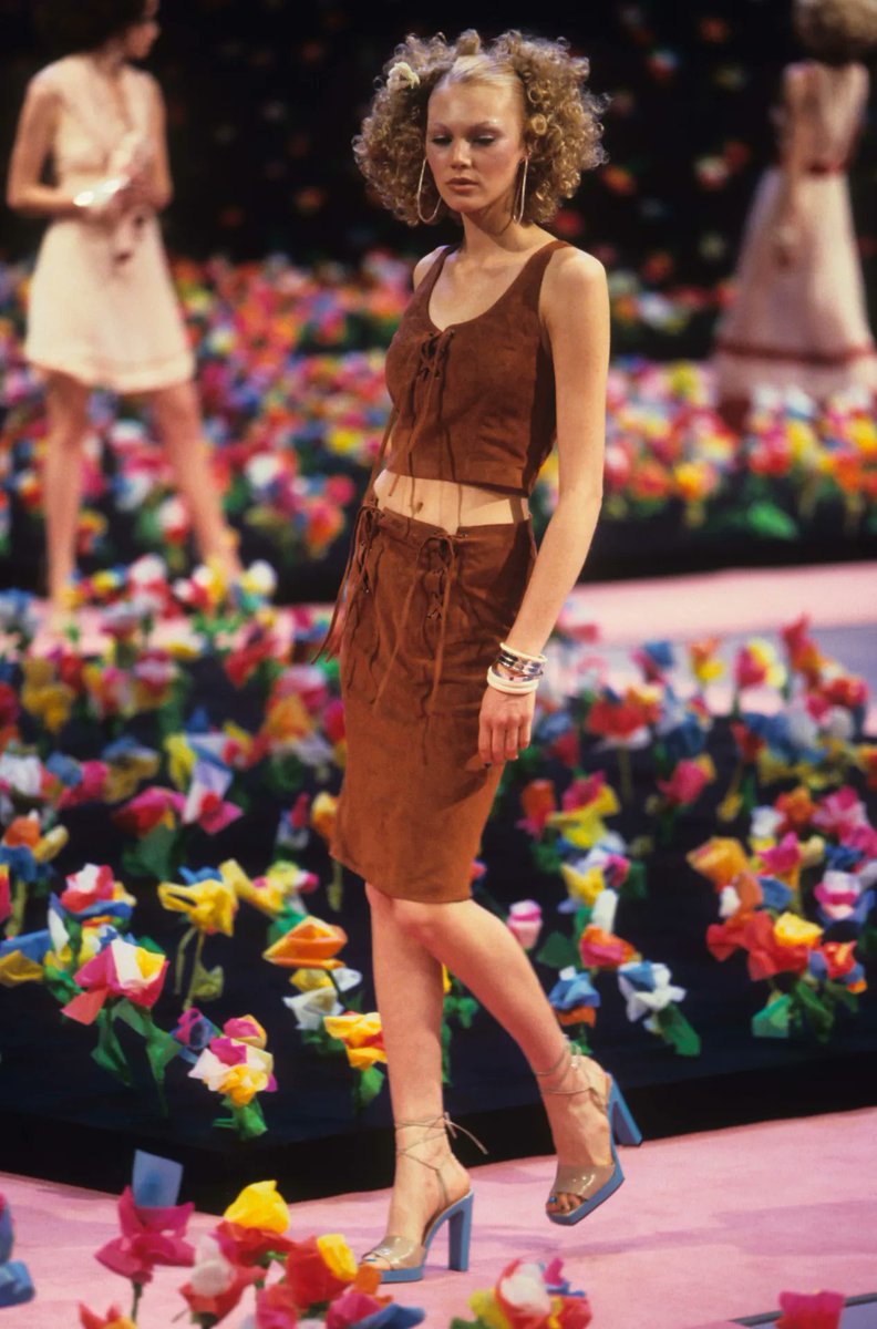 Angelfire 🎪 tweet media