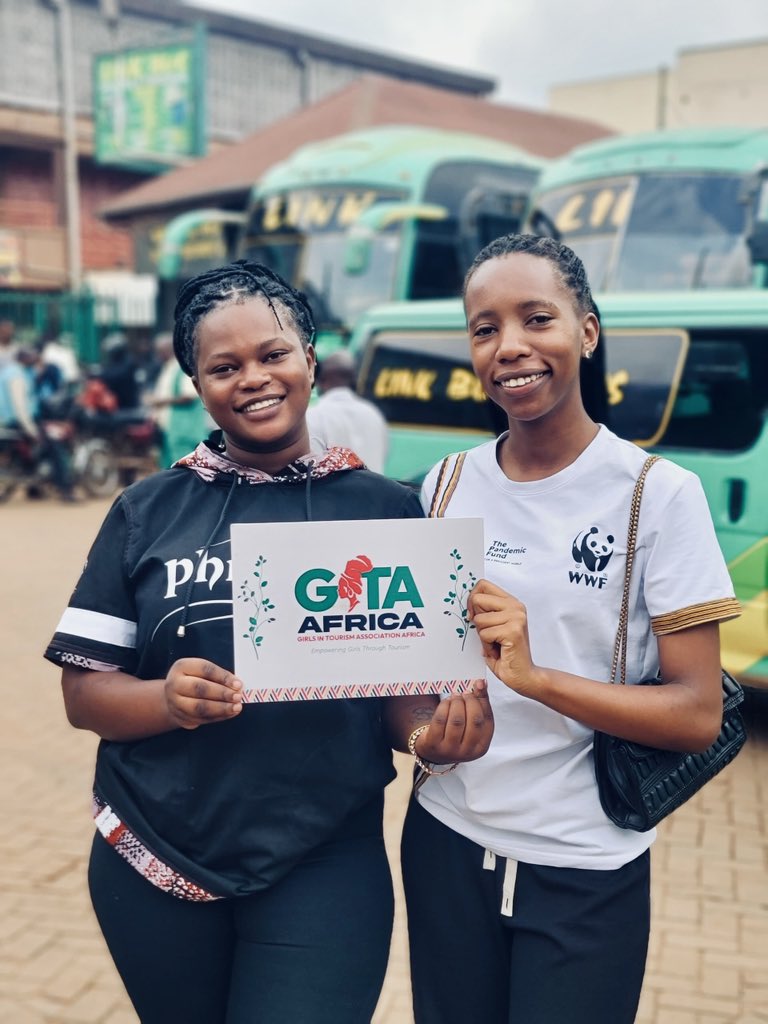 UWAambassador25's tweet photo. Uganda water and environment week is still on and the third travel specialists team has just set off for Fortportal ahead of the International Forests day in partnership with @GoodForestsUg
There are no boarders we wonโt cross for conservation
#RestoringForests https://t.co/4yM2rrFJhV