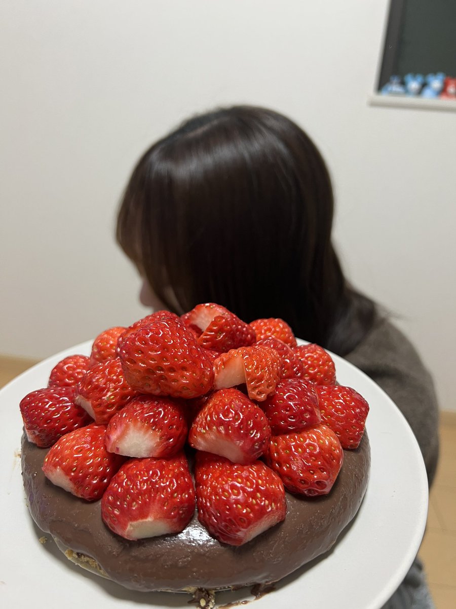 l0u9___'s tweet photo. 彼女がホワイトデーくれた（ ;  ; ）♡
激うまでしたまたすぐ食べたい！！！！！ https://t.co/rL2DIZBD77