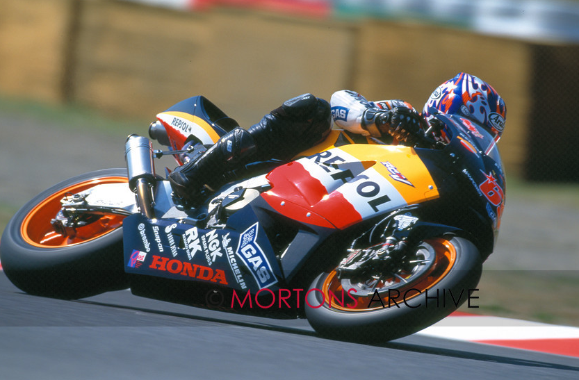 classicbikeshow's tweet photo. #FlashbackFri From our archive: 2003, Suzuka, the late, great Nicky Hayden 🫶 #69
🏍️ 𝗢𝘂𝗿 𝗡𝗲𝘅𝘁 𝗙𝗲𝘄 𝗘𝘃𝗲𝗻𝘁𝘀 🏍️
• 𝗡𝗼𝗿𝗺𝗼𝘂𝘀 𝗡𝗲𝘄𝗮𝗿𝗸 𝗔𝘂𝘁𝗼𝗷𝘂𝗺𝗯𝗹𝗲
Sunday 29 March 2026 | Newark Showground, Nottinghamshire
Sunday 19 April 2026 | Newark Showground, Nottinghamshire
• 𝗧𝗵𝗲 𝗜𝗻𝘁𝗲𝗿𝗻𝗮𝘁𝗶𝗼𝗻𝗮𝗹 𝗖𝗹𝗮𝘀𝘀𝗶𝗰 𝗠𝗼𝘁𝗼𝗿𝗰𝘆𝗰𝗹𝗲 𝗦𝗵𝗼𝘄 (sponsored by Carole Nash)
25–26 April 2026 | Staffordshire Showground **Buy tickets now, save £5 each**
• 𝗦𝘁𝗿𝗮𝘁𝗳𝗼𝗿𝗱 𝗔𝘂𝘁𝗼𝗷𝘂𝗺𝗯𝗹𝗲
10 May 2026 | Stratford Racecourse, Warwickshire
#classicmotorcycles #motorbikelife #classicbikes #motorcycleevent