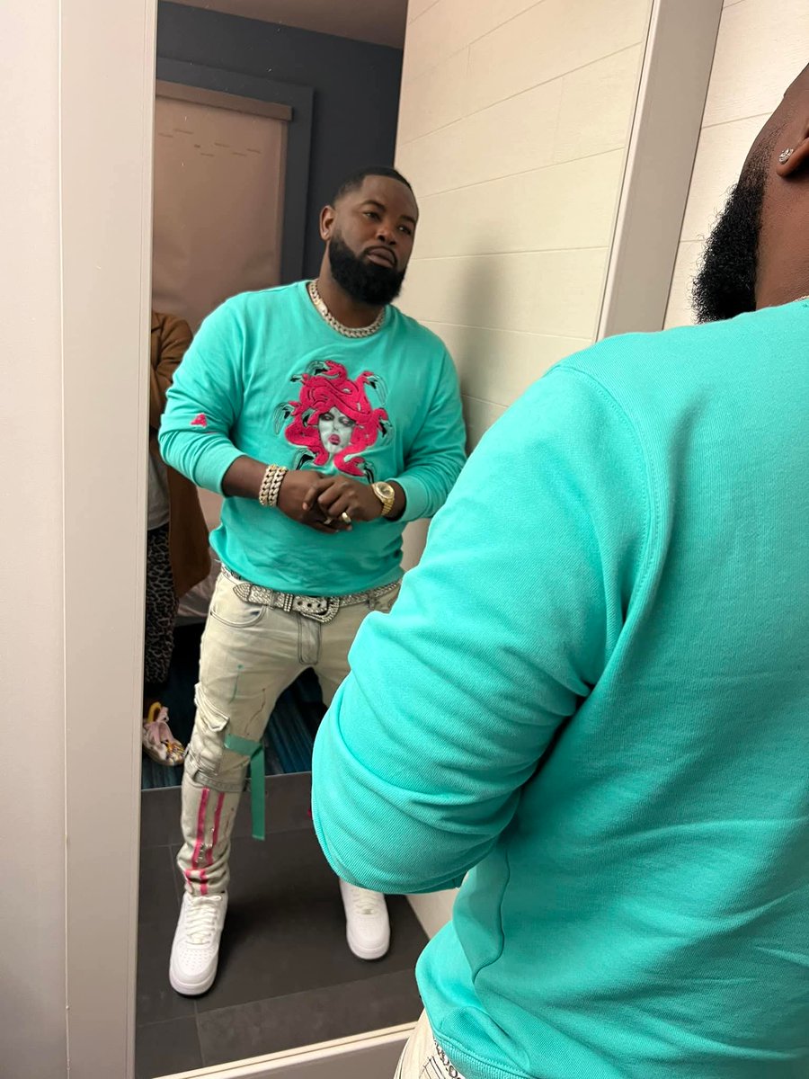 redgdavis59's tweet photo. Nephew 👑🕊️💔💔 https://t.co/Ky2zqdbkfH