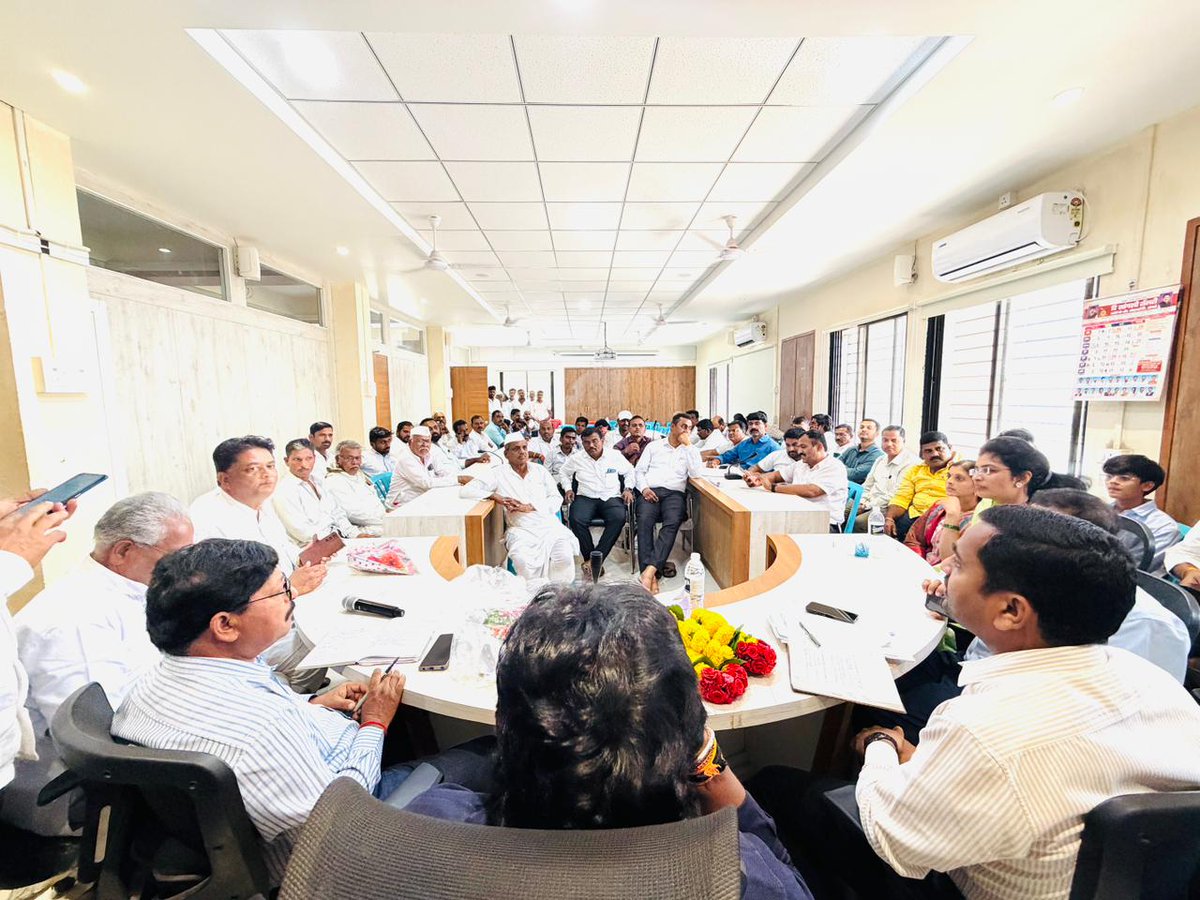 GopichandP_MLA's tweet photo. जत तहसील कार्यालयात अतिवृष्टीग्रस्त शेतकऱ्यांच्या नुकसानीवर आढावा बैठक; तात्काळ पंचनामे व मदतीसाठी प्रशासनाला सूचना.
#GopichandPadalkar #Maharashtra #Sangli #Jath https://t.co/nJb8O4yTOC