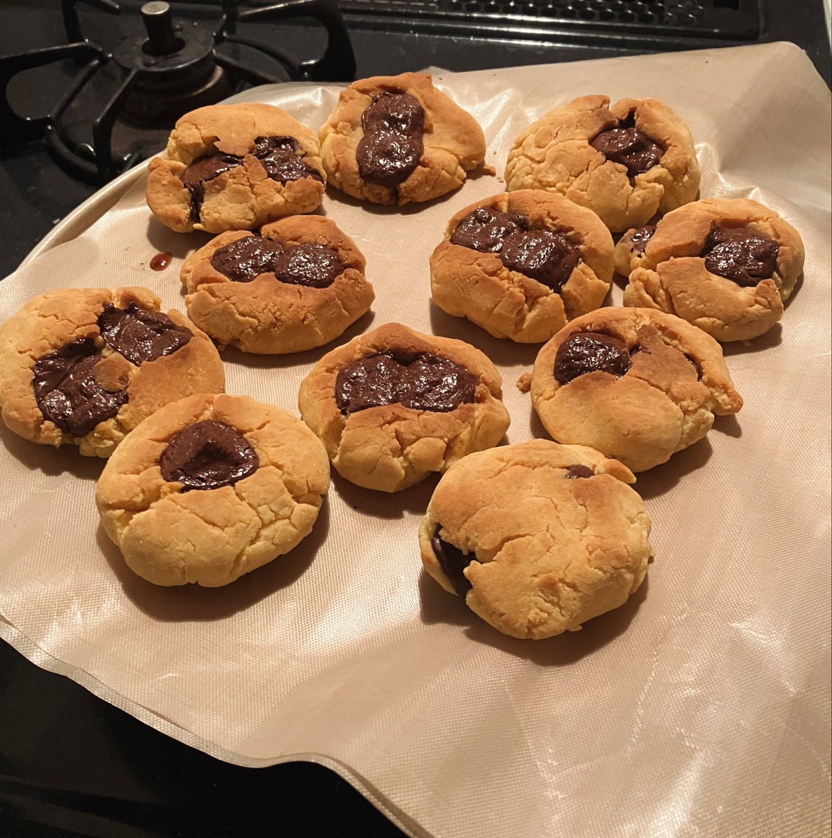 topi177's tweet photo. クッキー焼いて、待機してます🍪 https://t.co/2FYaesCCPz