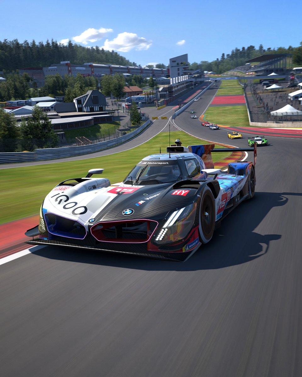 RaceRoom tweet media