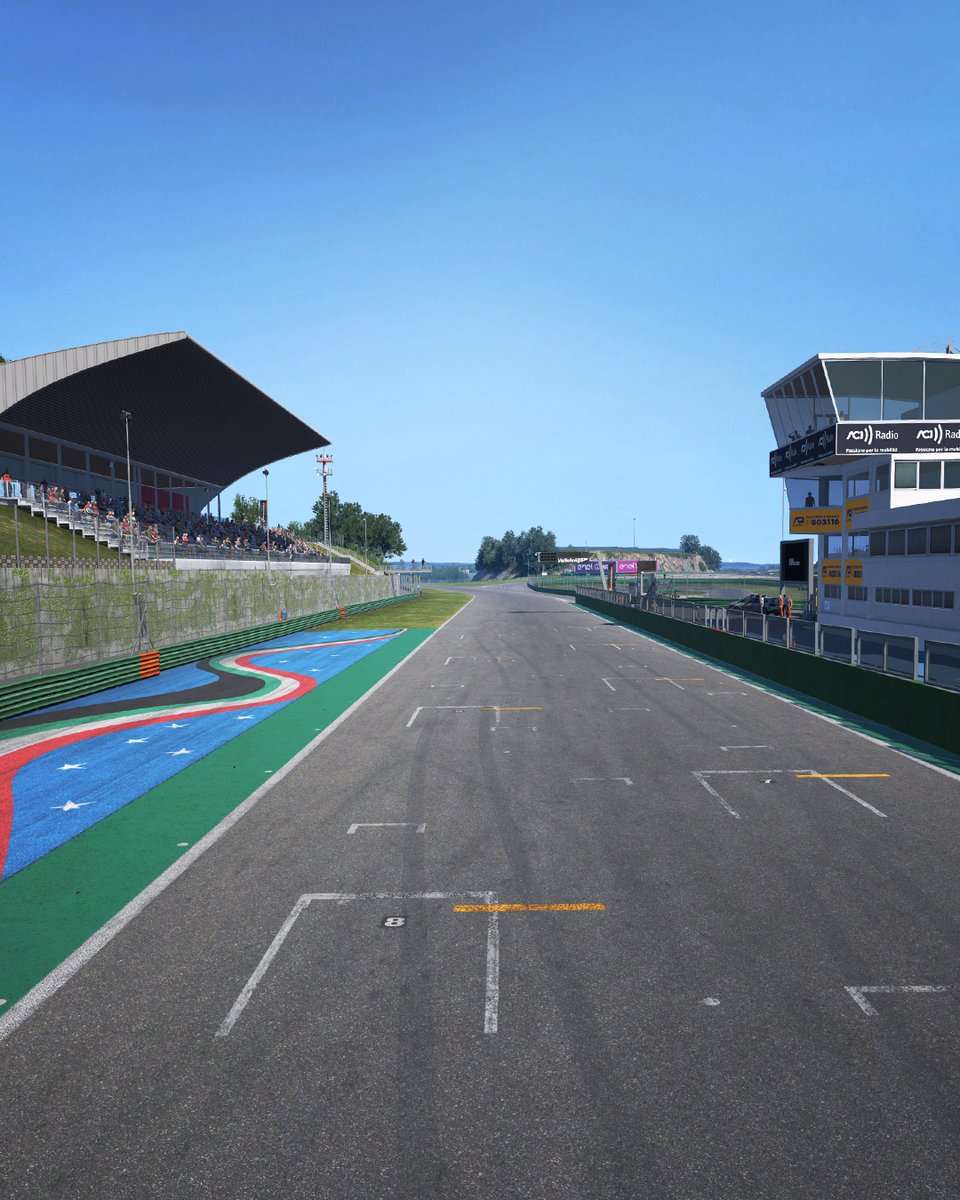 RaceRoom tweet media