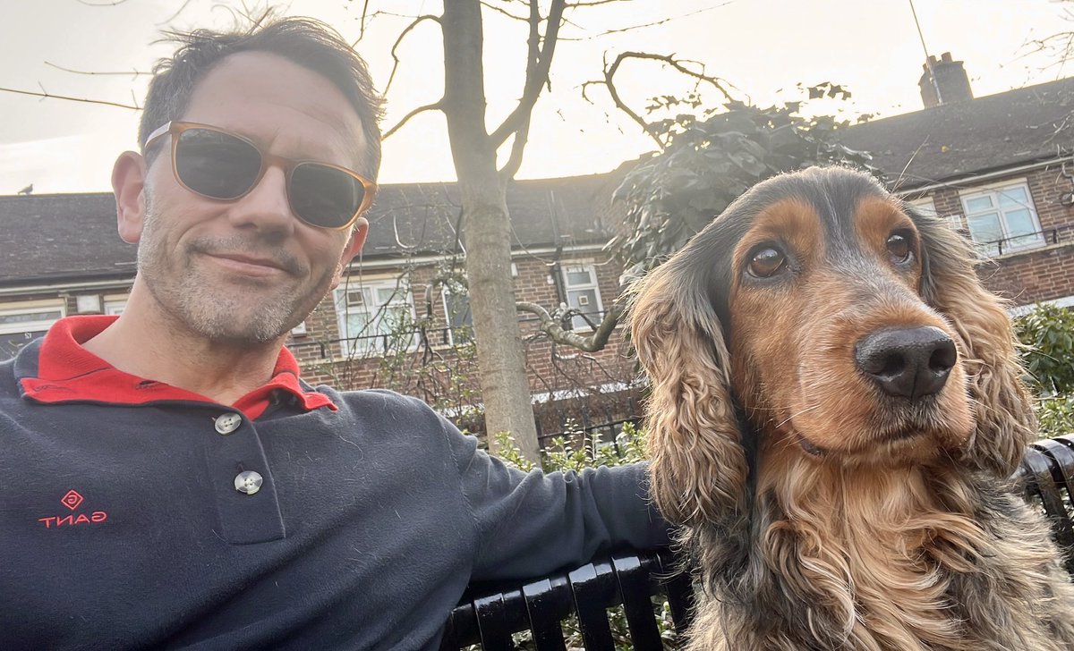 julien_pt's tweet image. One man and his (very lovely) dog. Have a great weekend, everyone! 😎💪 #FitnessGoals #PersonalTraining #JulienBertherat