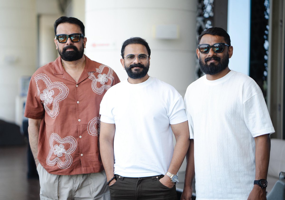 rameshlaus's tweet image. Big news for #MalayalamCinema! After the superhit #Kalamkaval, director #JithinKJose teams up with Super Talented #Jayasurya for an exciting new film! Produced by #RajeevGovindan’s @MagicMoonProd. Script: #Raffi &amp;amp; director. #MujeebMajeed music, #FaisalAli cinematography &amp;amp; more!