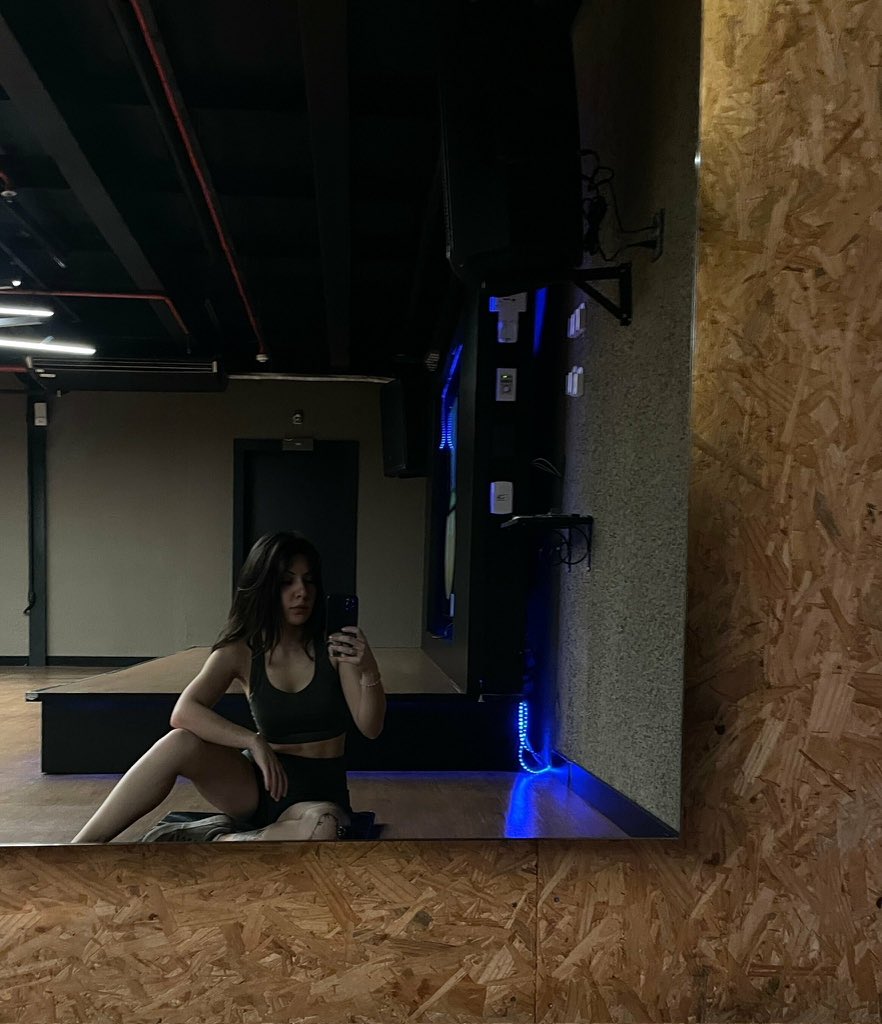 † 𝓒𝓔𝓛𝓘𝓐 tweet media